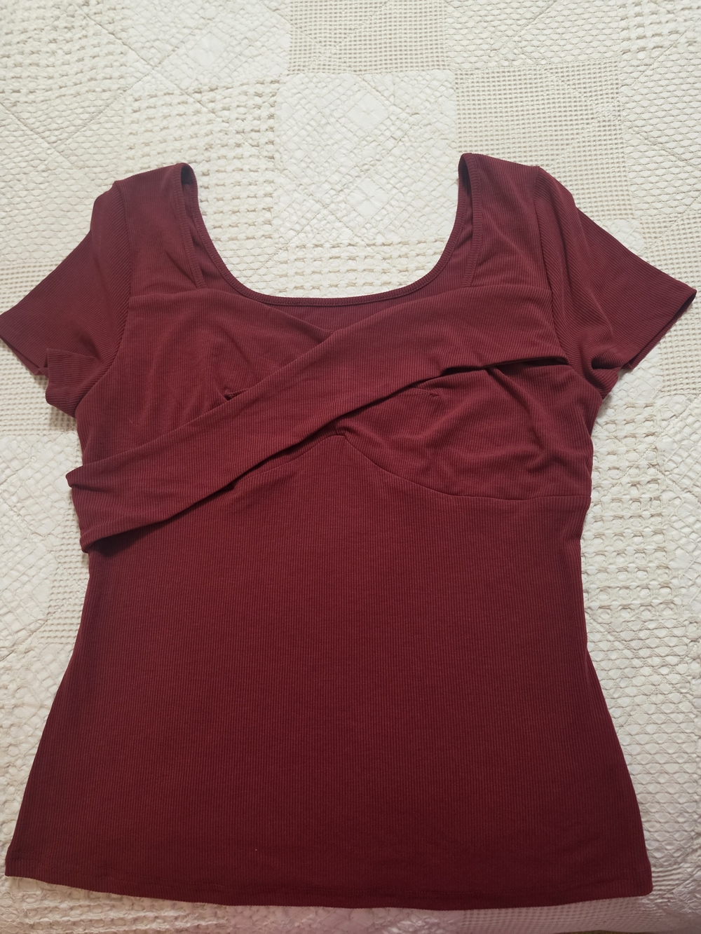 Women's Scoop Neck Short Sleeve Top - Burgundy NWOT